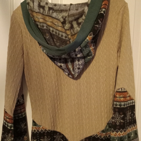 DRESSLILY Hooded Knit Dress with Button Front - Picture 2 of 6